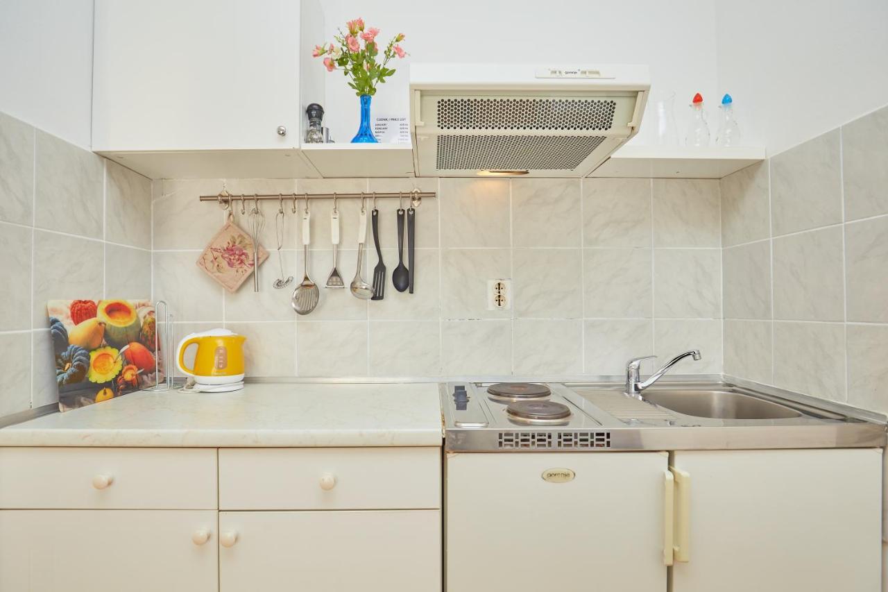 Leo's Charming Apartment *