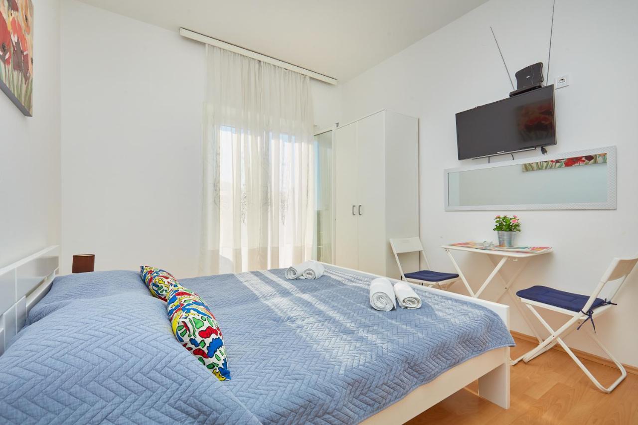Leo's Charming Apartment *