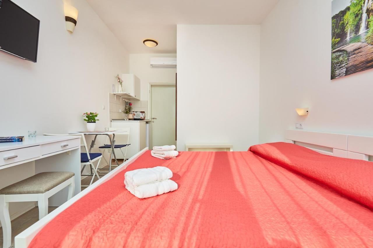 Leo's Charming Apartamento